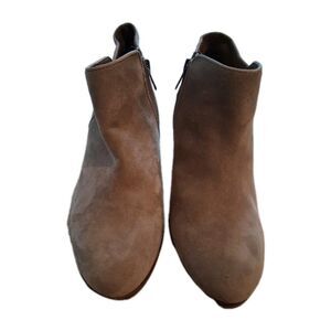 Sam Edelman Pryce Putty Suede Booties Size 8.5
